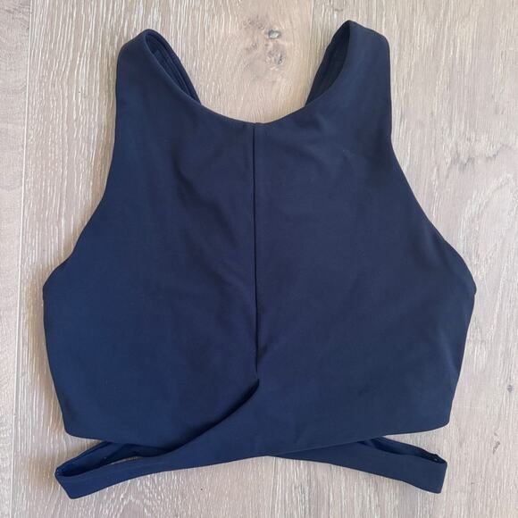 Athleta Black Conscious Cut Out Crop Top withh Built in Bra Size Medium - Picture 9 of 15